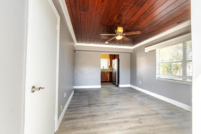 Building Photo - 112 W 34th St