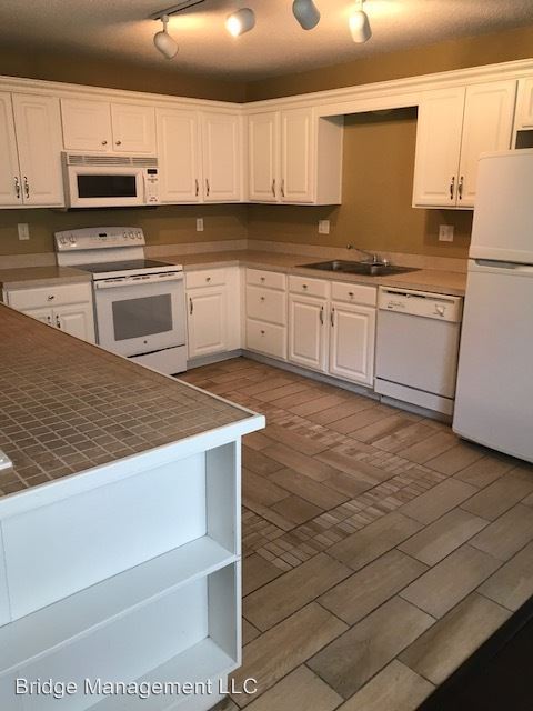 Foto del edificio - 4731 Haden Ct