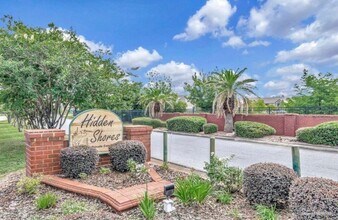 Building Photo - 6483 Heronwalk Dr