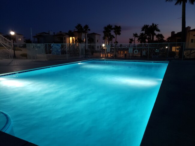 Foto del edificio - 1922 Las Palmas Ln