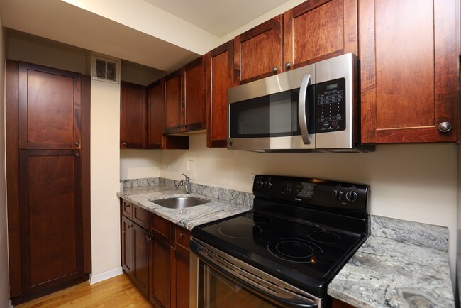 Foto del edificio - 4180 N Marine Dr