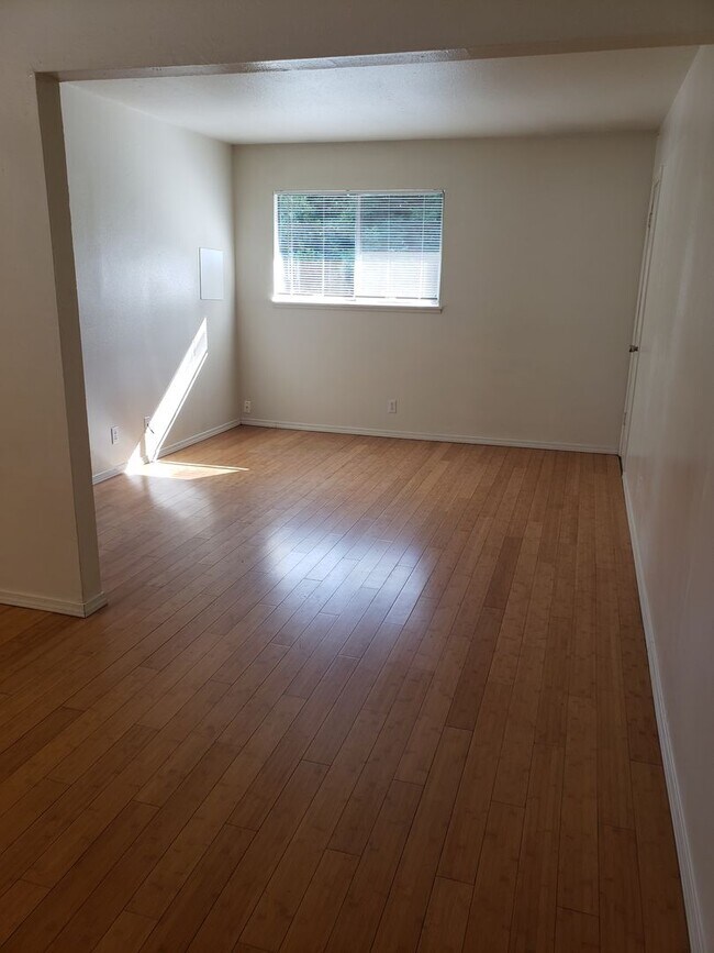 Building Photo - 746 Rancheria Dr