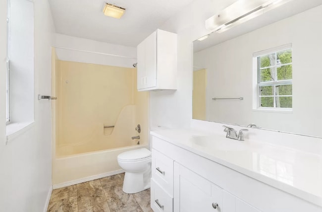 Building Photo - Suncrest -13B
