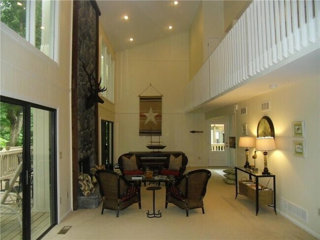 Foto del edificio - 3240 Carlton Rd