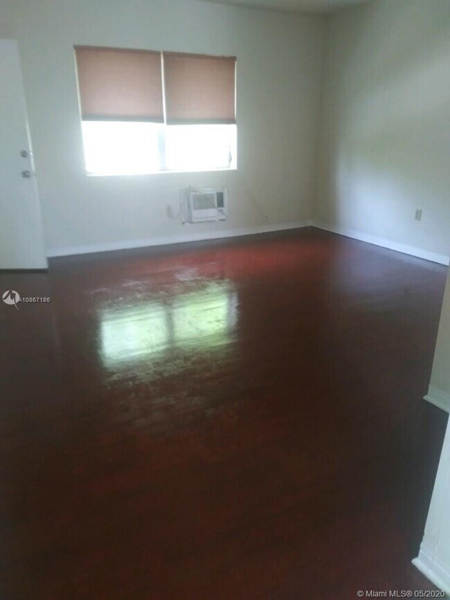 Foto del edificio - 503 Anastasia Ave