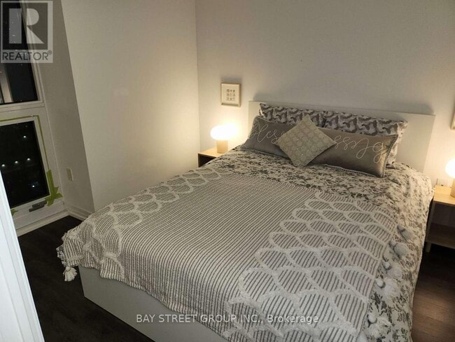 Photo du bâtiment - 251 Jarvis St