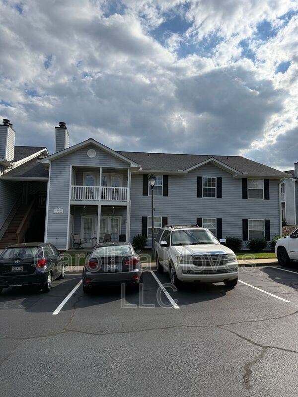 Building Photo - 107 Pelham Square Way