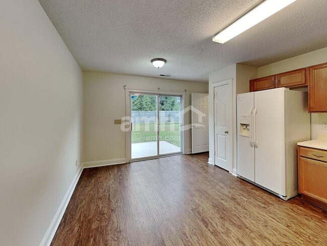 Building Photo - 2048 Twilight Ln