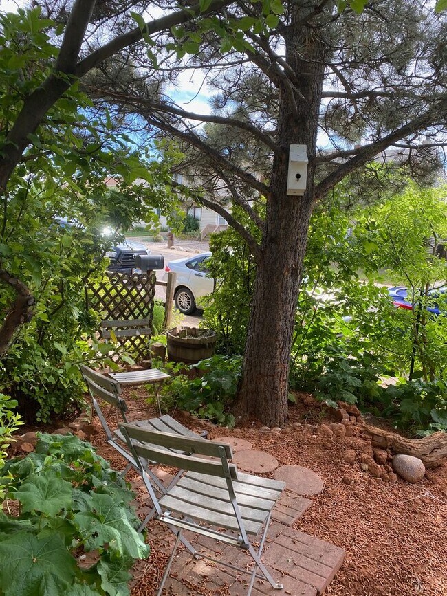 Foto del edificio - 2 bedroom, 1.5 bath Townhome  $1600/month