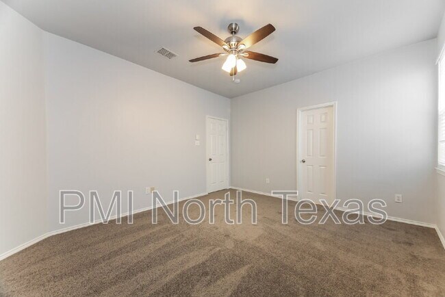 Foto del edificio - 1517 Sandstone Dr