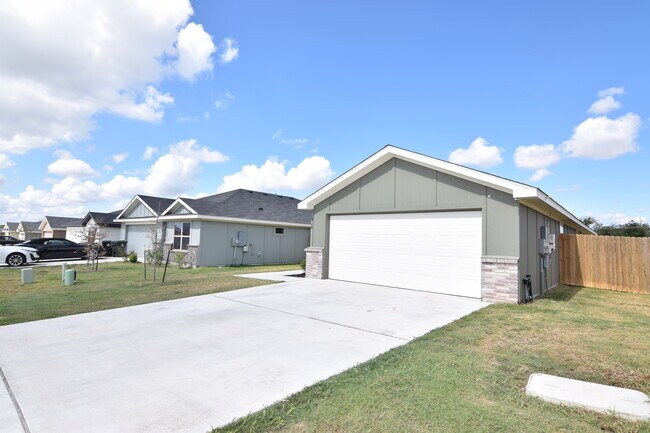 Building Photo - 918 Cilantro Rd