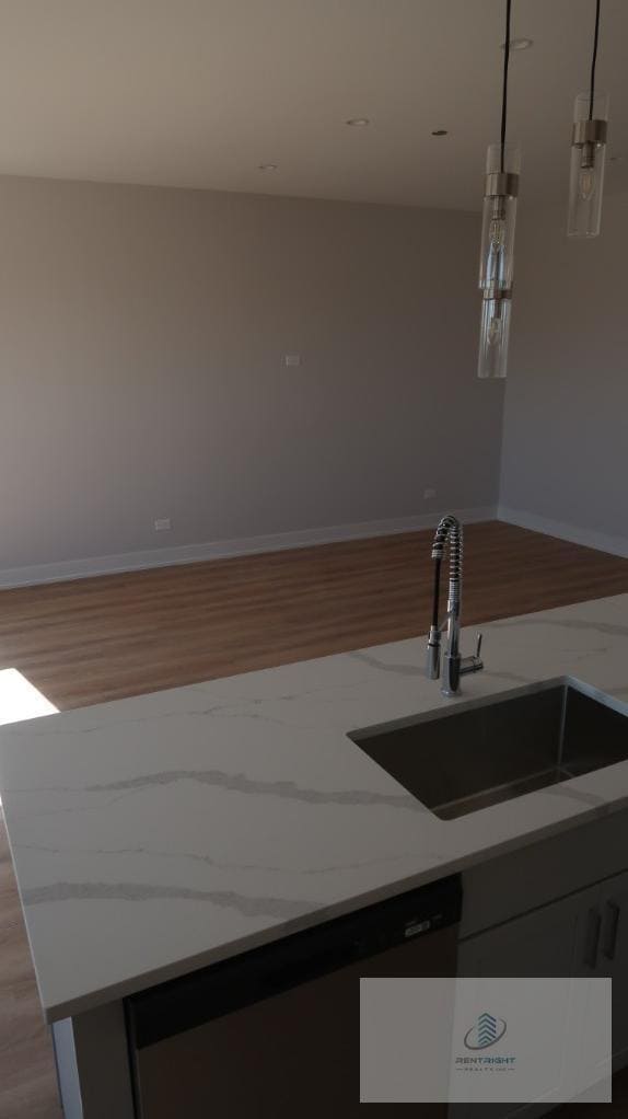 Building Photo - 2 bedroom in CHICAGO IL 60630