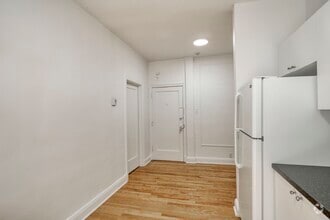 Building Photo - 2100 Rue du Fort