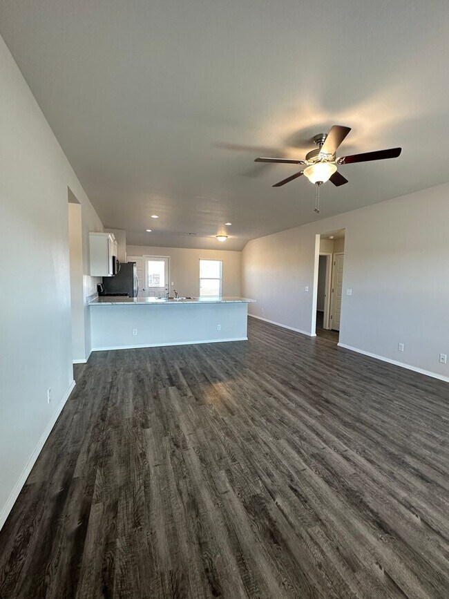 Foto del edificio - *Pre-leasing* Three Bedroom | Two Bathroom...