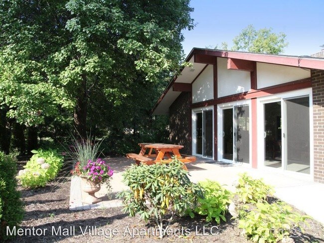 Building Photo - 2 br, 1 bath Apartment - 7950 Mentor Ave