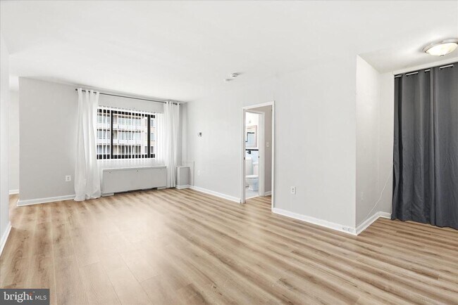 Foto del edificio - 1200 S Arlington Ridge Rd