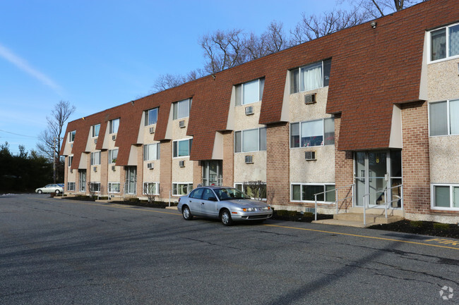 Building Photo - Twin Park Apartments