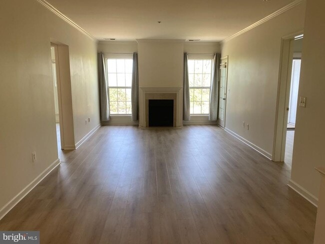 Foto del edificio - 7000 Falls Reach Dr