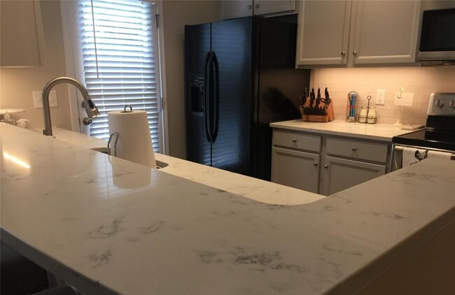 Foto del edificio - Beautiful Townhome in coveted Steele Creek - Berewick