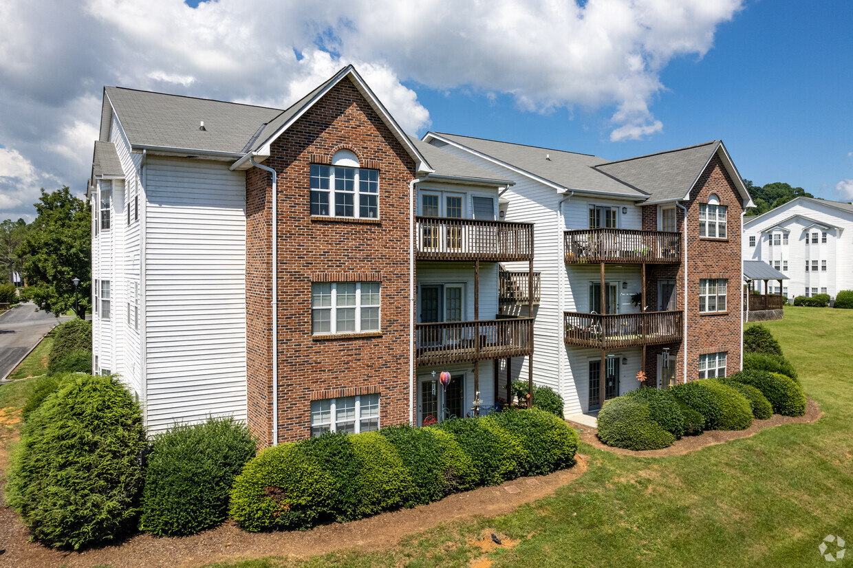 Primary Photo - Bradley Hills Apartments