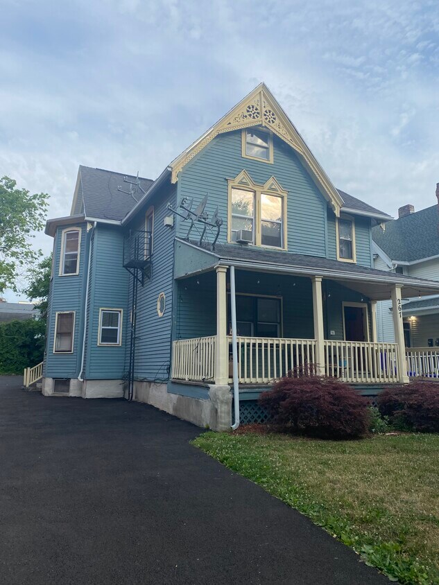 Primary Photo - 267 Meigs St