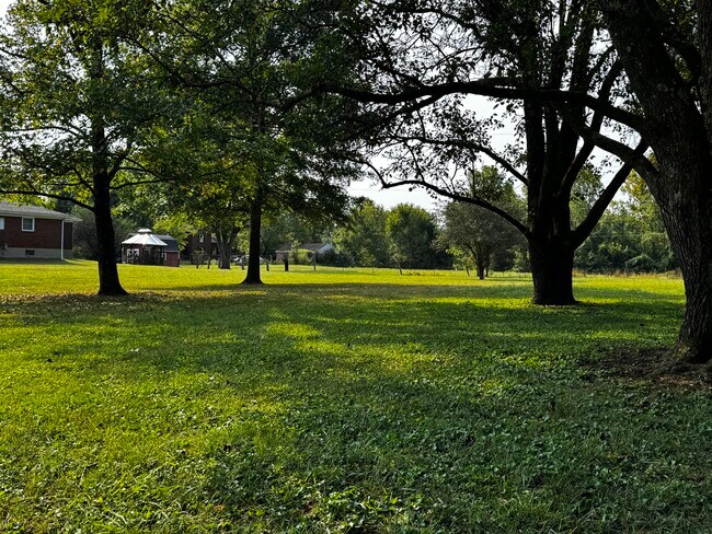 Patio delantero - 165 Humphrey Ln