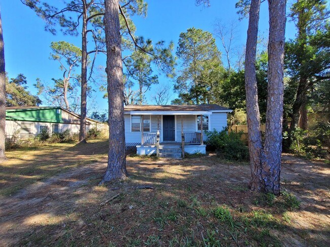Foto del edificio - 3302 N Roosevelt St Pensacola FL 32503. Wa...
