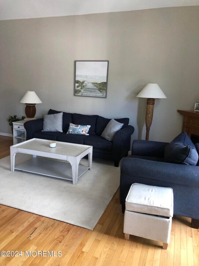 Foto del edificio - 2201 Central Ave