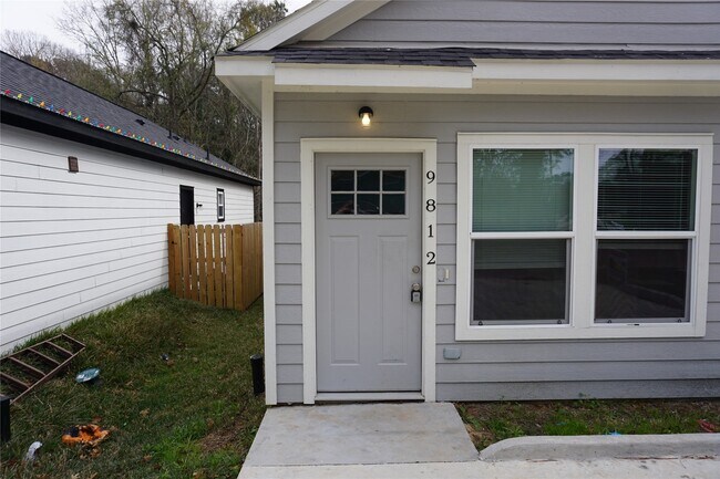 Foto del edificio - 9812 Arbor Oak