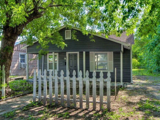 Foto del edificio - 616 N Rock Island Ave