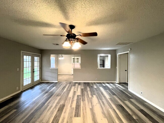 Building Photo - Charmingly Updated: A Timeless Gem with Mo...