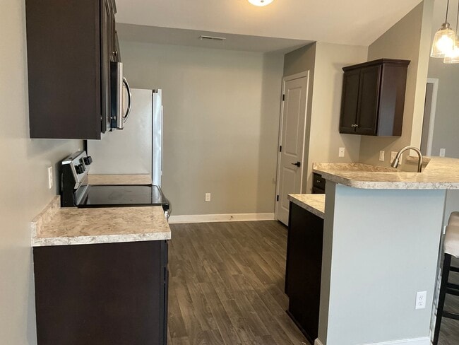 Foto del edificio - This stunning home offers seamless blend o...