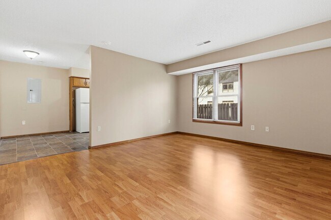 Foto del edificio - 2 Bedroom Townhome- Springfield