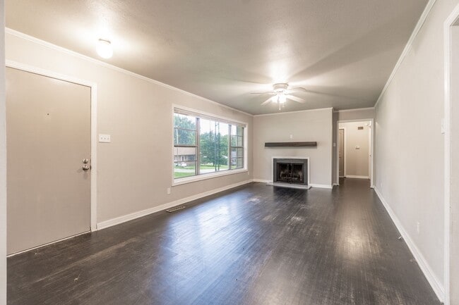 Building Photo - 2904 S Q St