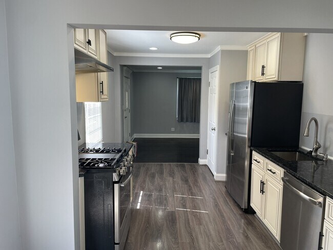 Foto del edificio - 4117 71st Ave