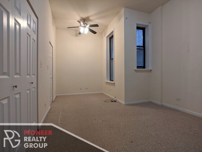 Building Photo - 1816 N Milwaukee Ave