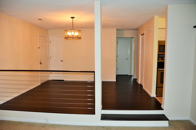 Open floor plan with lots of natural light - 1323 Westbrooke