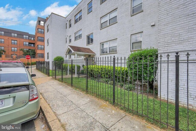 Building Photo - 4929 Foote St NE