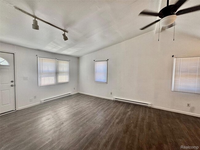 Photo - 219 N Prospect Rd Apartment