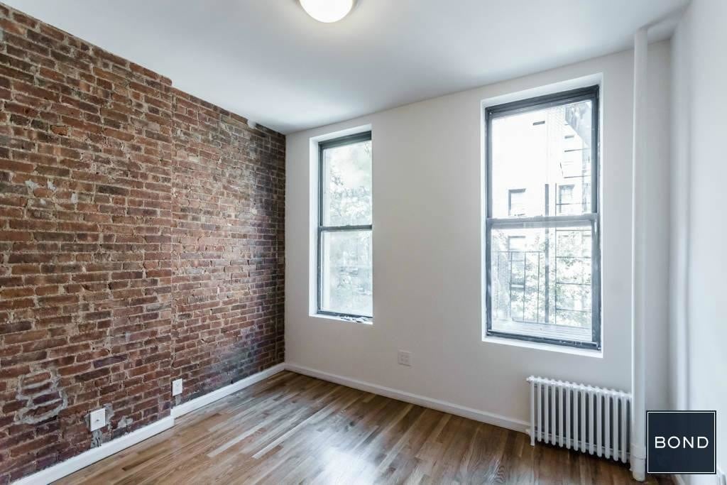 Primary Photo - 244 West 22nd Street