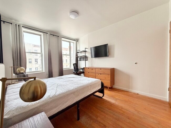 Photo - 1993 3rd Ave Apartment