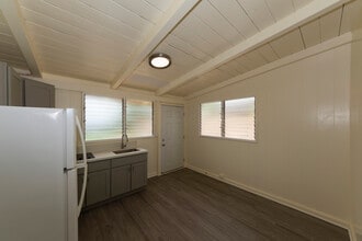 Building Photo - 723 Hoomalimali St