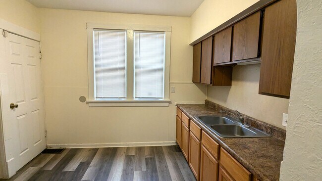 Foto del edificio - 1636 Manz St