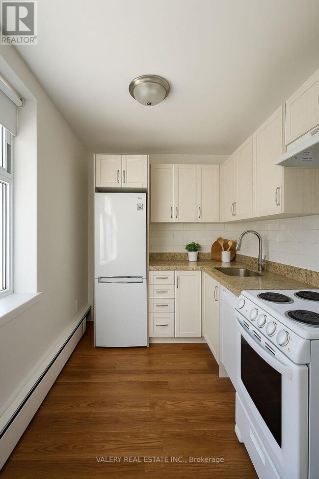 Building Photo - 107 Redpath Ave