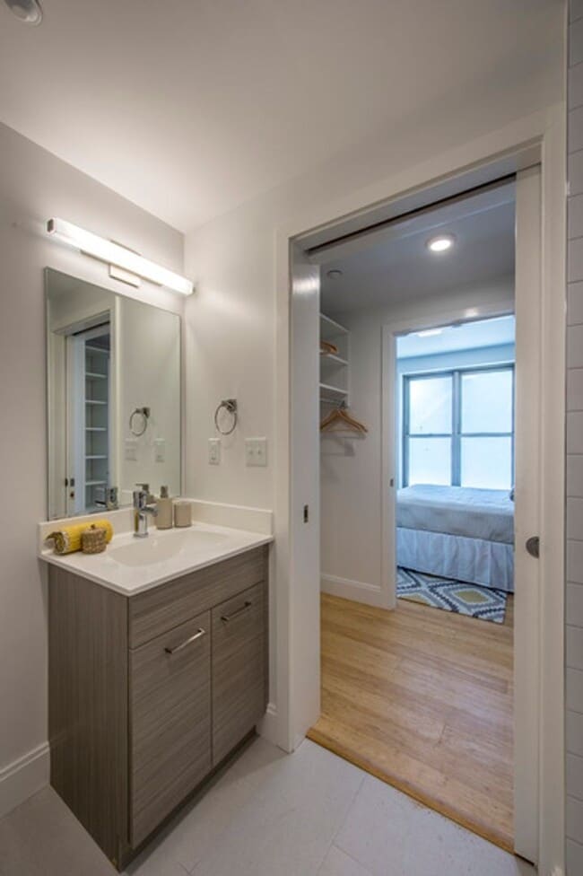 Foto del edificio - Modern 2BD+2BA Allston AUG-SEPT