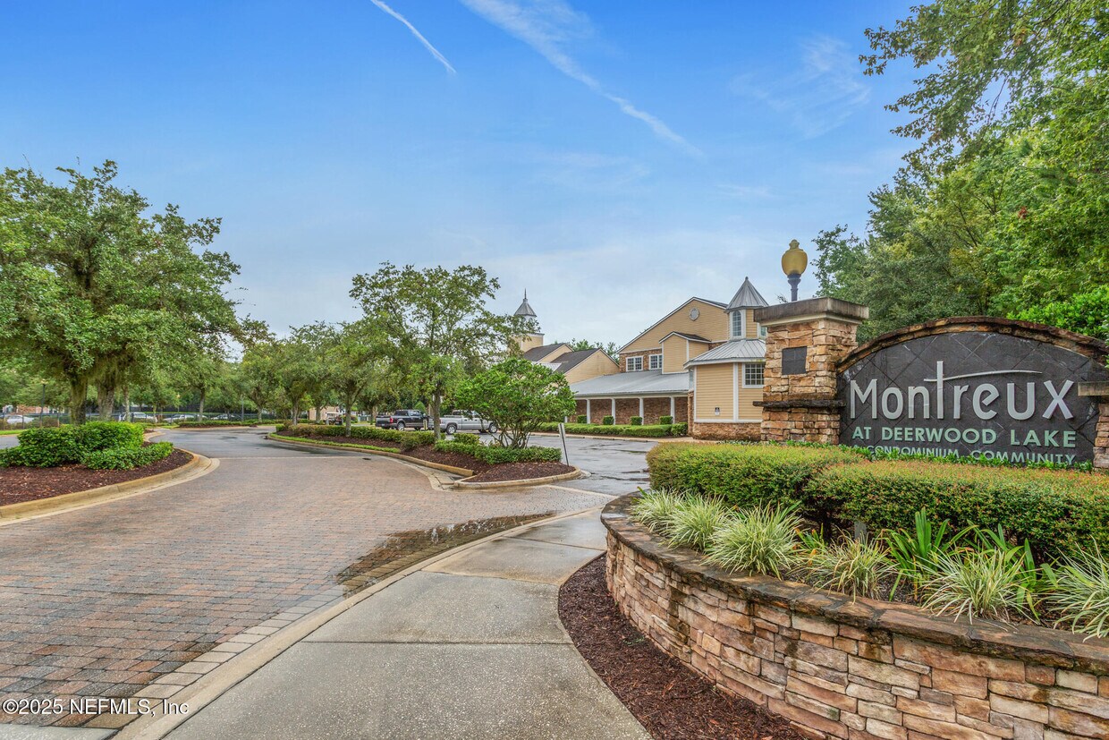 Foto principal - 8550 Touchton Rd