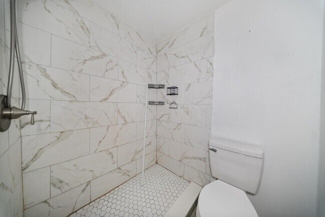 Foto del edificio - 16302 Summer Wind Dr