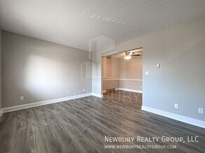 Building Photo - 11 Sunbury Estates