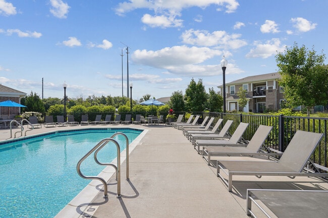 Highland Ridge apartments — community photo - Highland Ridge