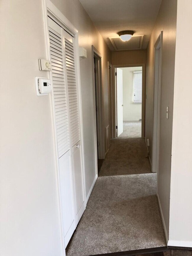 Foto del edificio - 8519 Forestview Ave